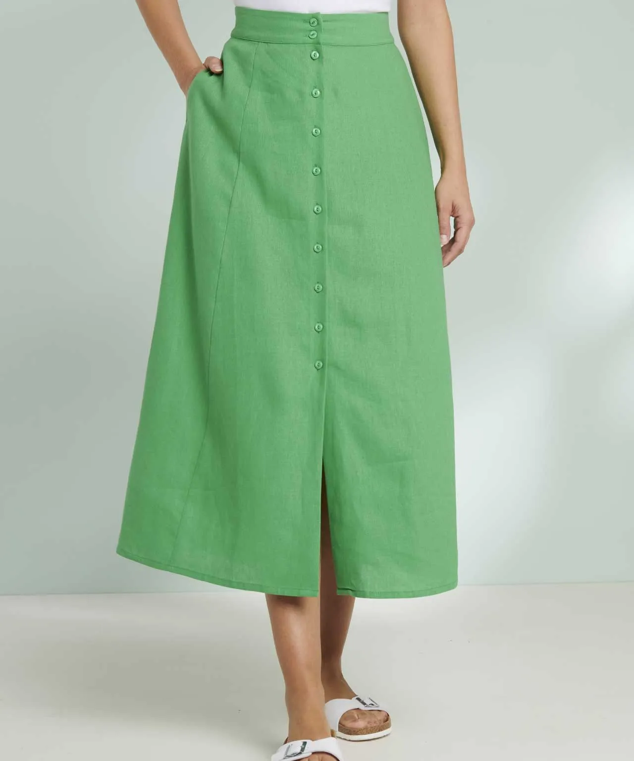 Button-fastening Skirt