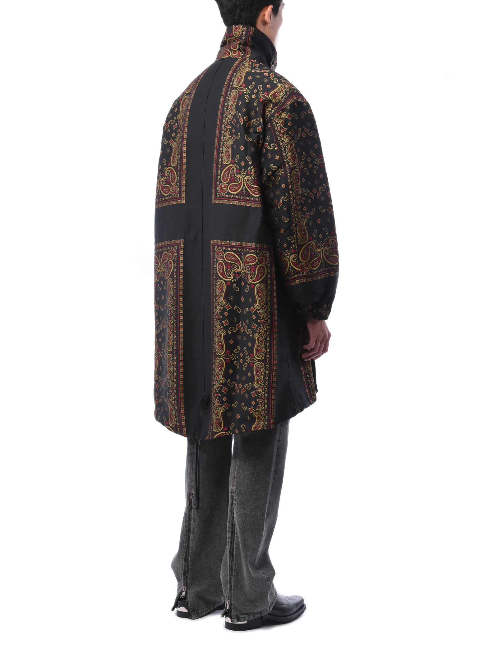 Toga Virilis Paisley Jacquard Coat